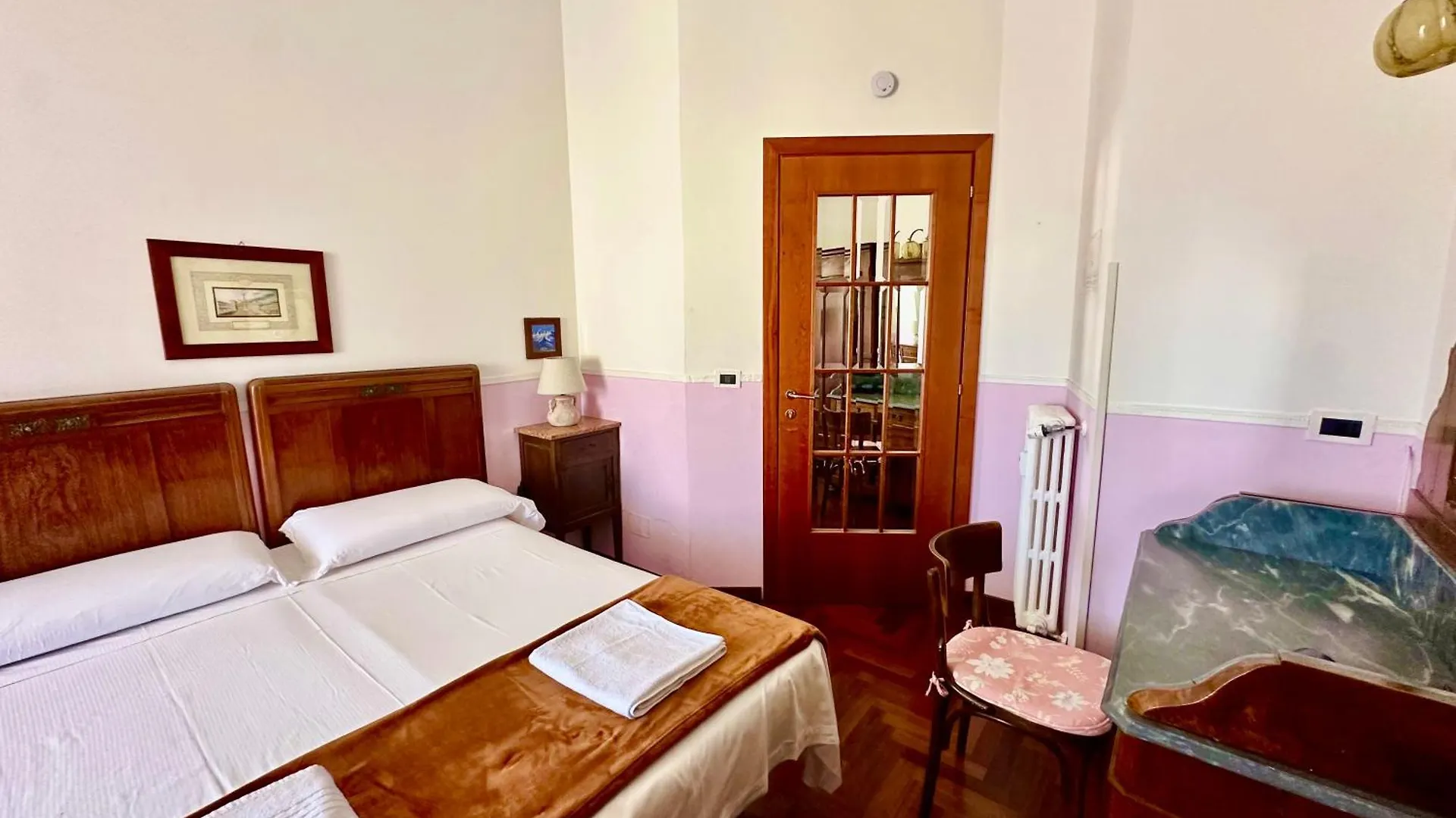 Pardis Guest House Rome 3*,